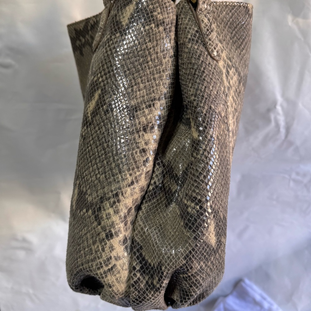 Michael kors // grey, black snake print shoulder tote with crossbody strap - Picture 3 of 11